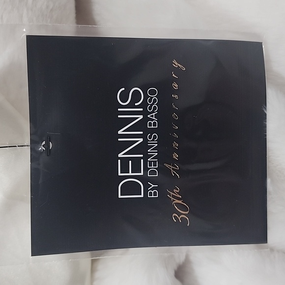 Dennis Basso White Faux Fur Coat With Pockets 30th Anniversary New With Tags - Picture 8 of 9